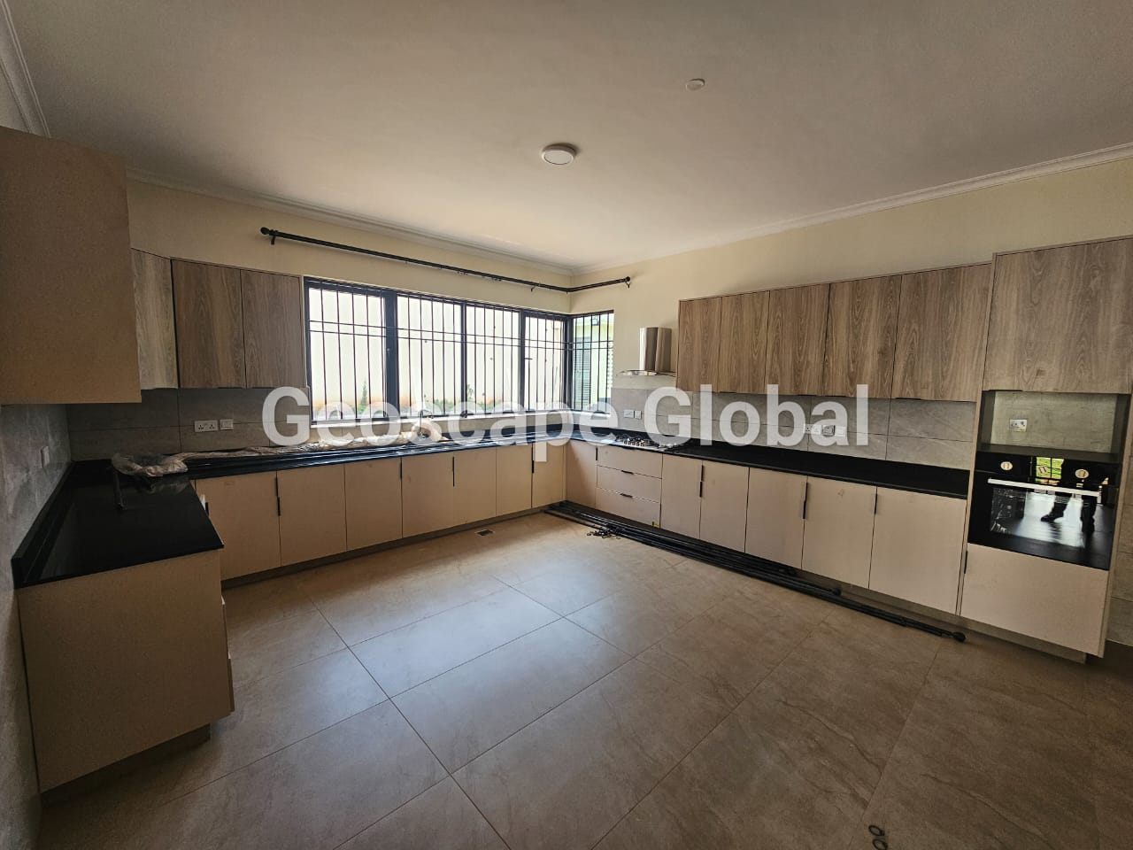 Kyuna – 5 Bedroom House for Rent