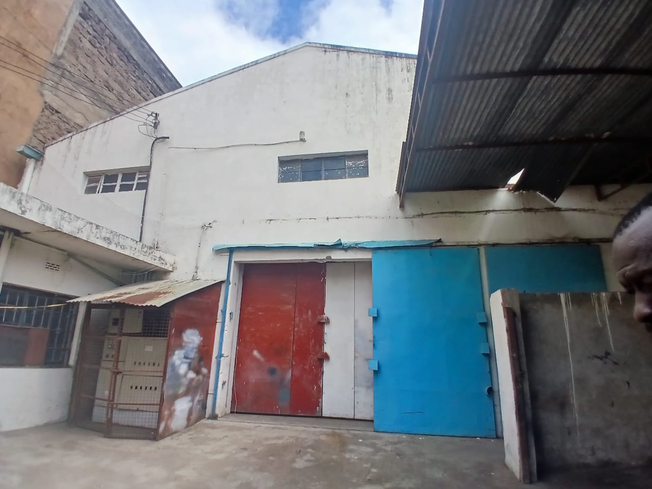 4,500 SQ FT WAREHOUSE WITH OFFICE FOR SALE | EMBAKASI NORTH
