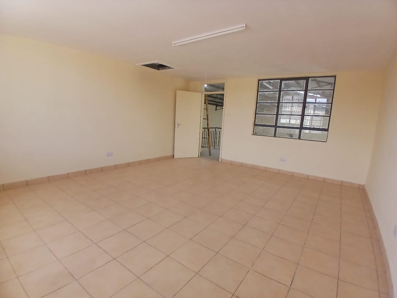 5,167 SQ FT WAREHOUSE FOR SALE – ATHIRIVER