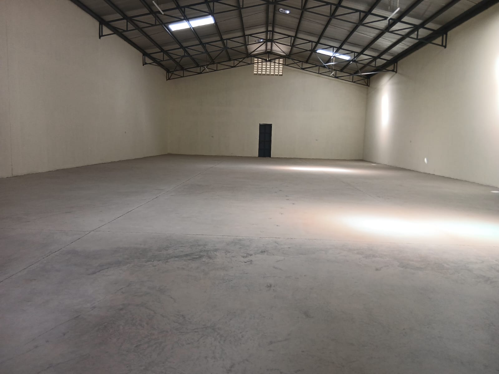 5,167 SQ FT WAREHOUSE FOR SALE – ATHIRIVER