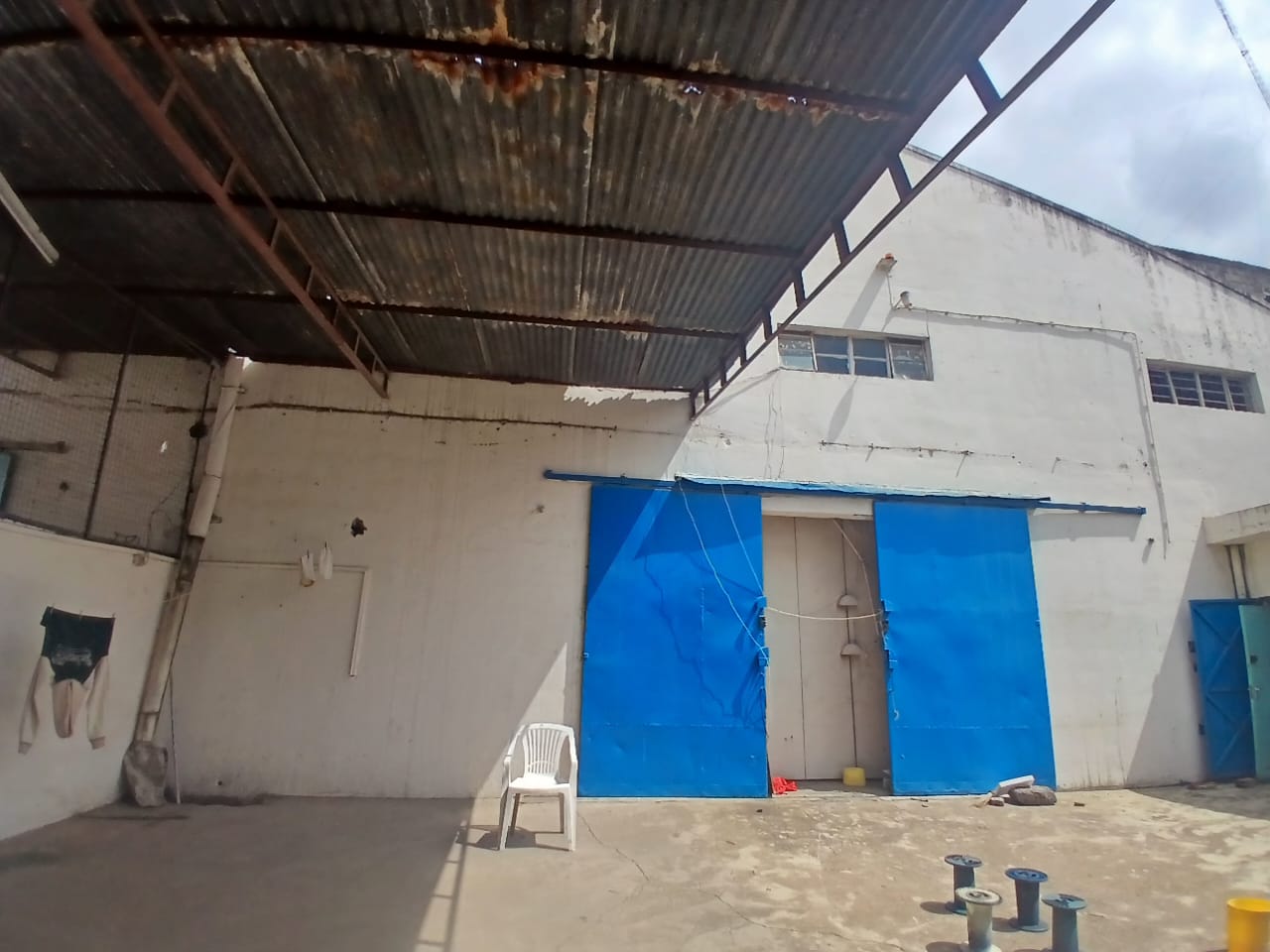 4,500 SQ FT WAREHOUSE WITH OFFICE FOR SALE | EMBAKASI NORTH