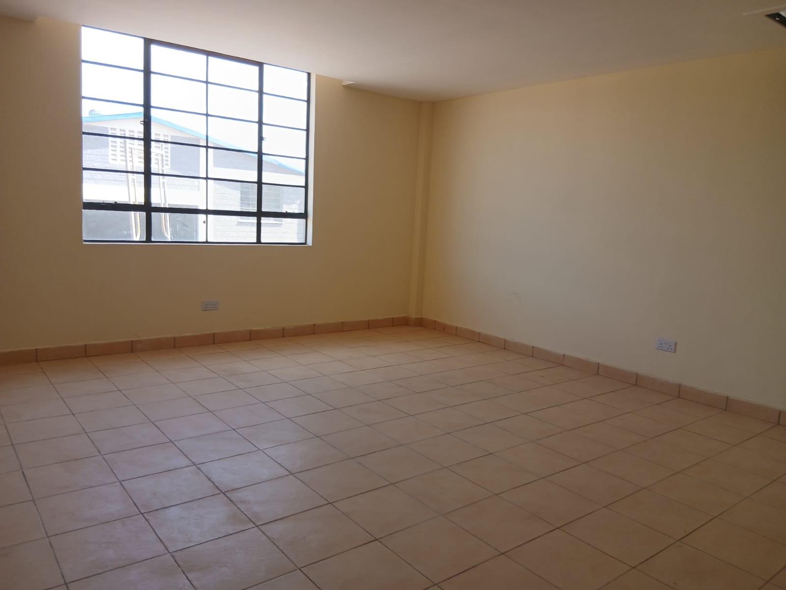 6,136 SQ FT WAREHOUSE FOR SALE – ATHIRIVER