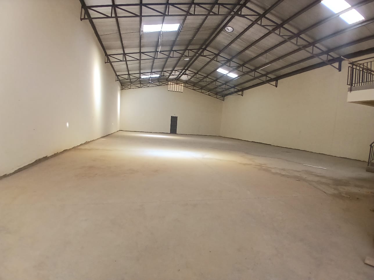 5,167 SQ FT WAREHOUSE FOR SALE – ATHIRIVER