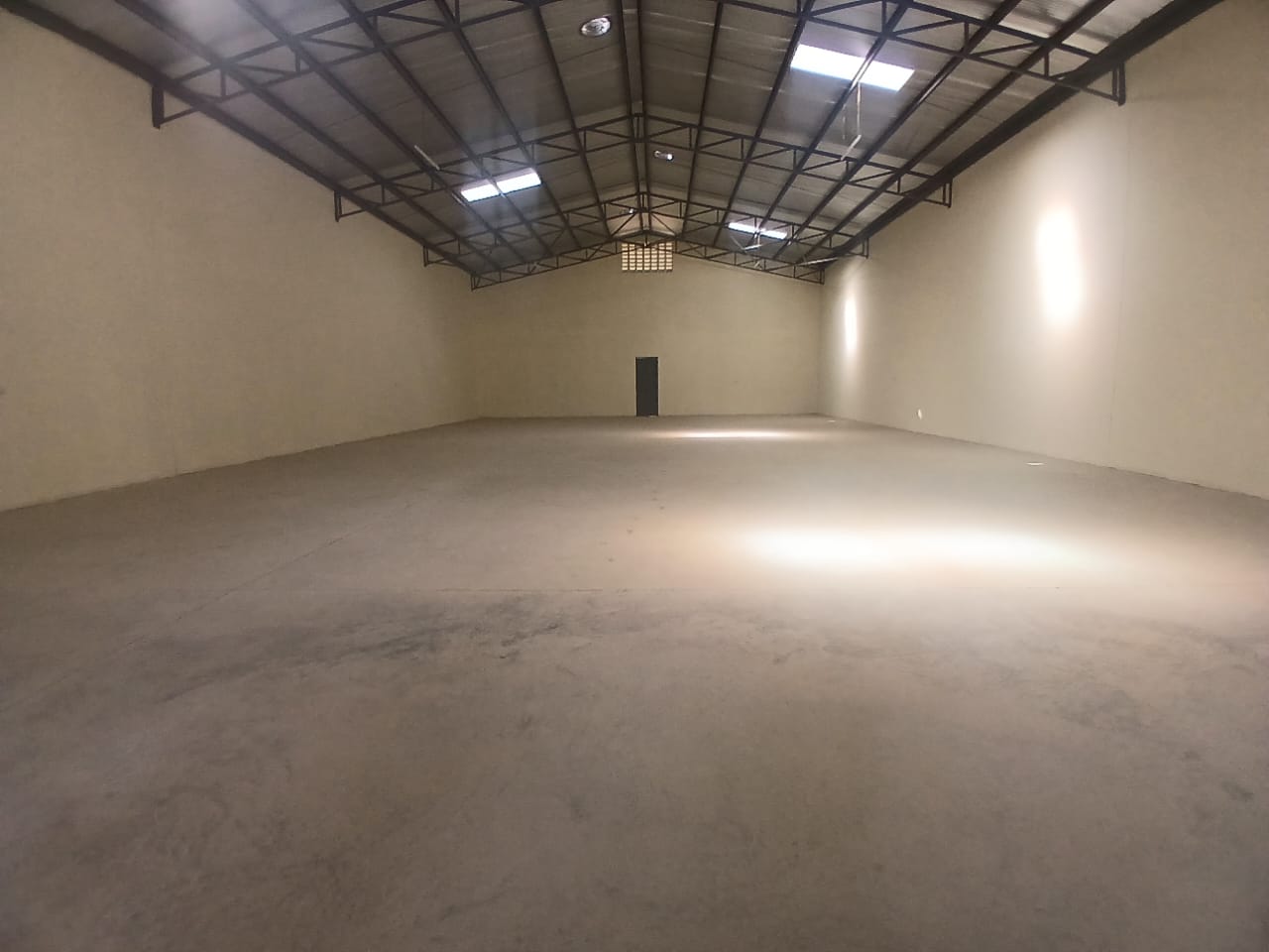 5,167 SQ FT WAREHOUSE FOR SALE – ATHIRIVER