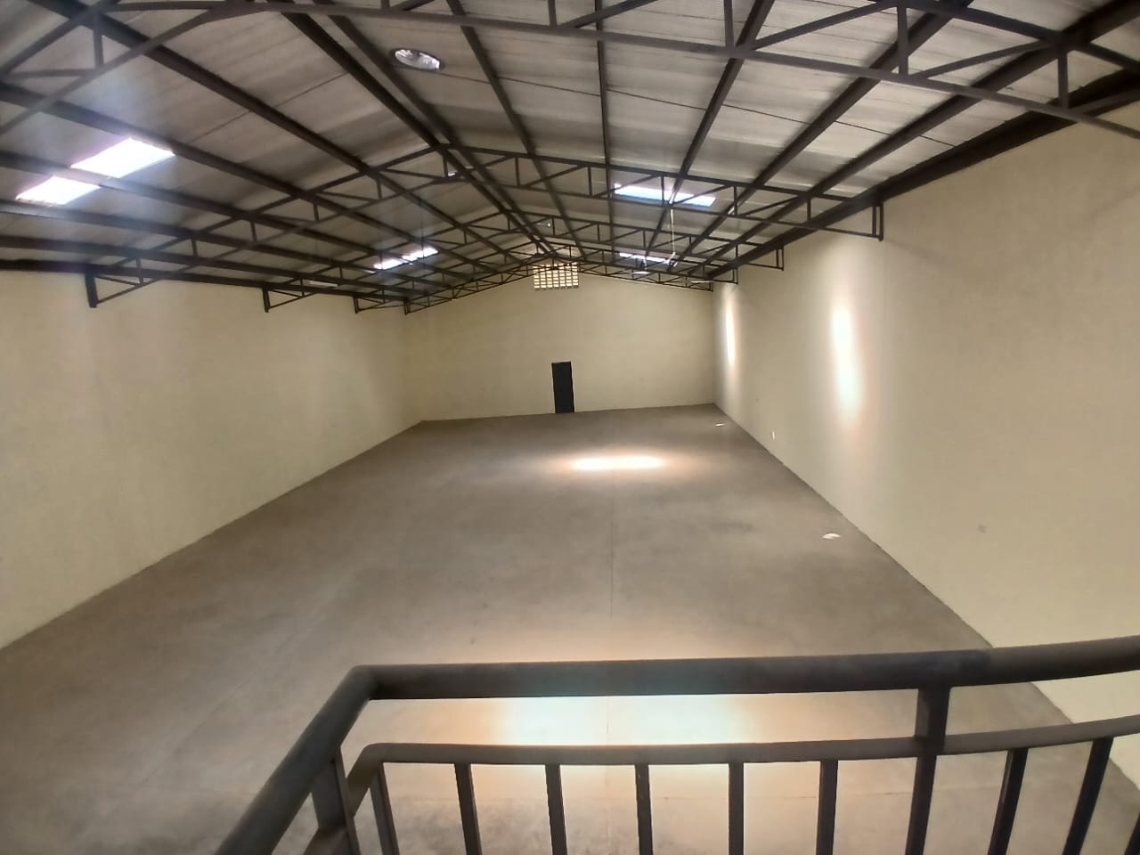 5,167 SQ FT WAREHOUSE FOR SALE – ATHIRIVER