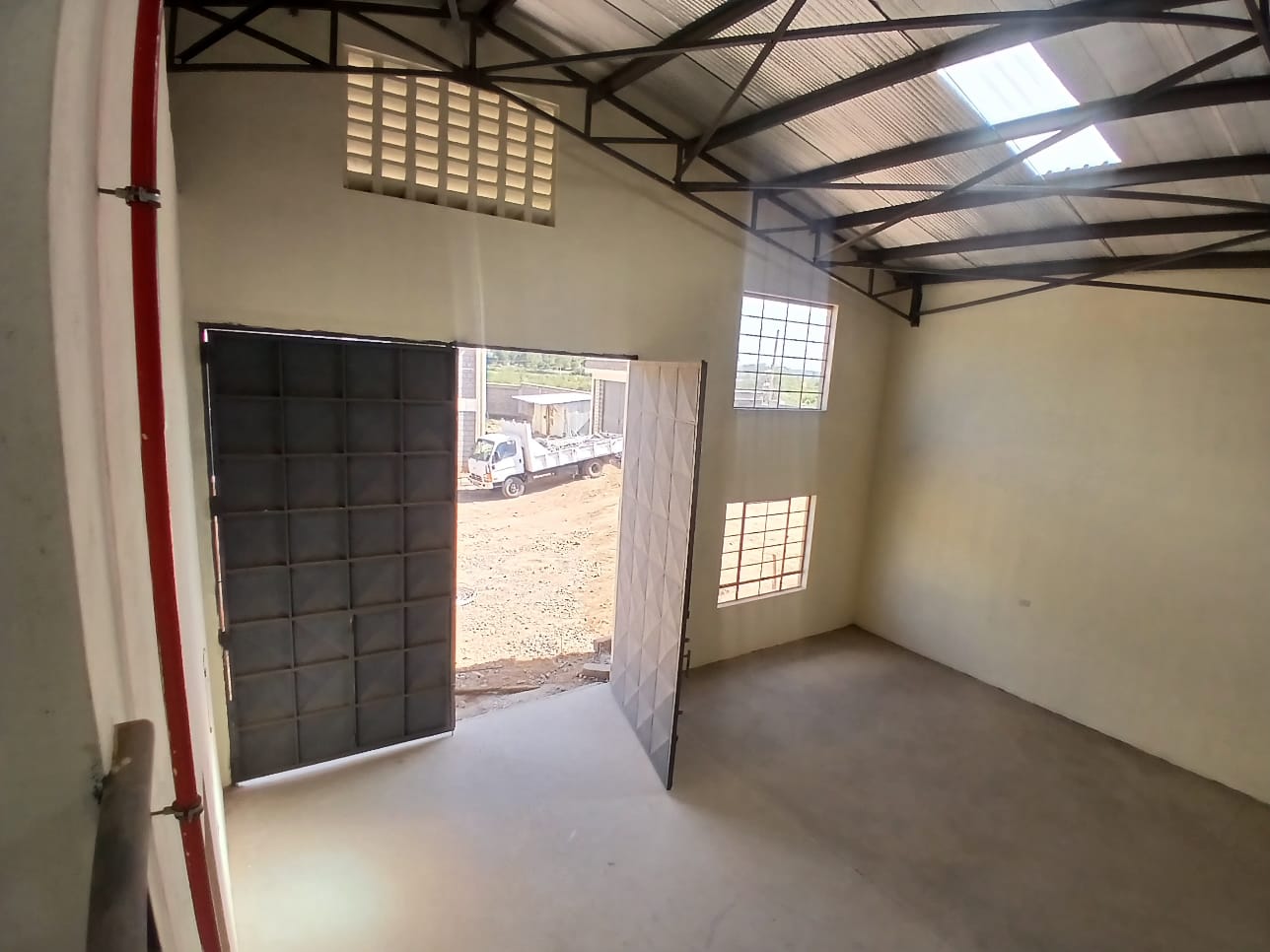 5,167 SQ FT WAREHOUSE FOR SALE – ATHIRIVER
