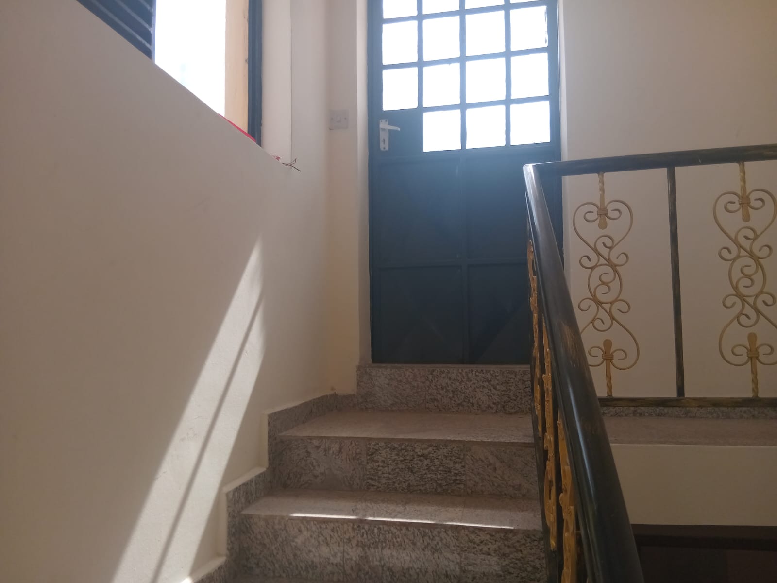 FOR SALE: FOUR-BEDROOM + DSQ SWAHILI-STYLE HOUSE – ATHI RIVER