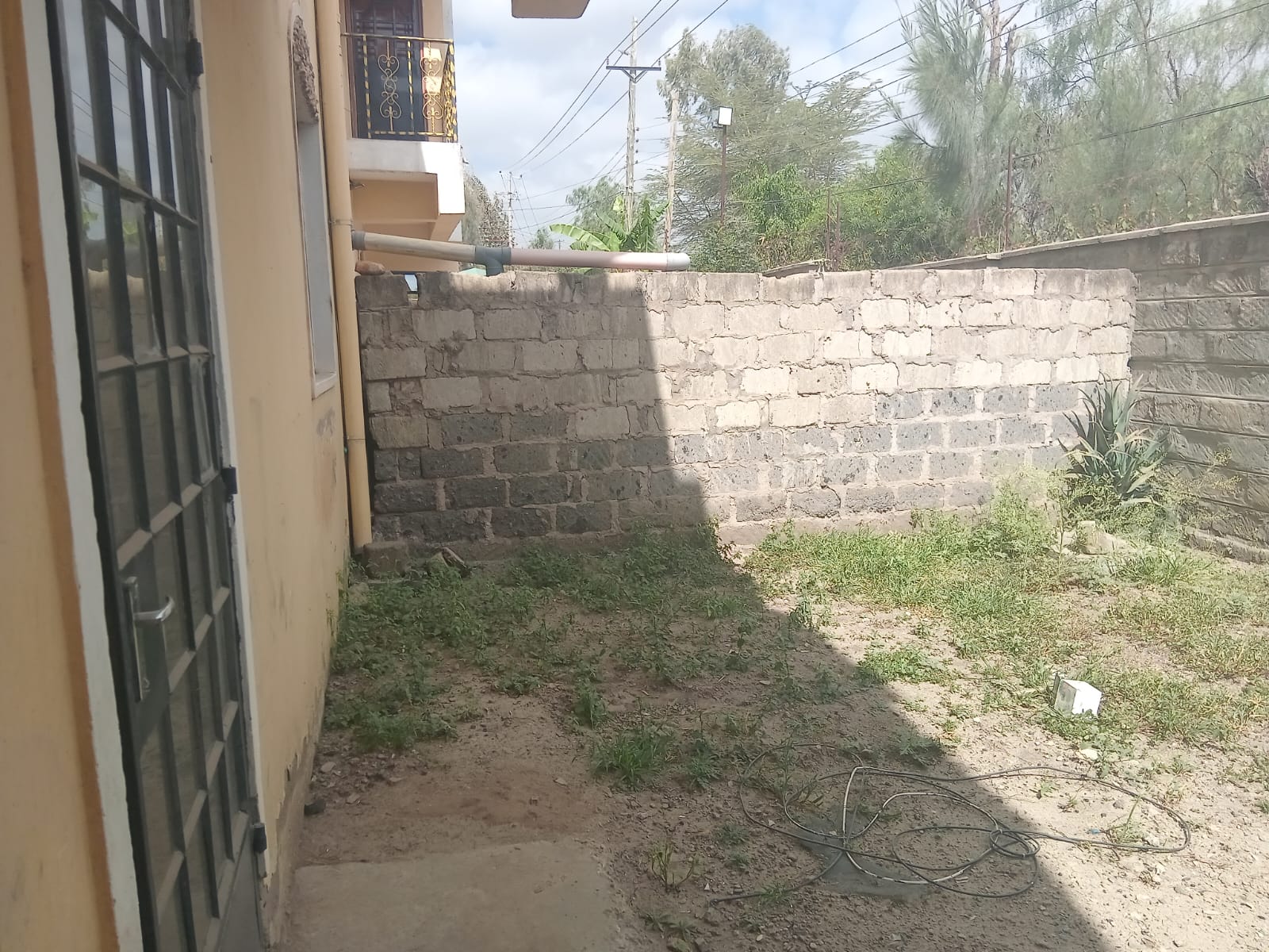 FOR SALE: FOUR-BEDROOM + DSQ SWAHILI-STYLE HOUSE – ATHI RIVER