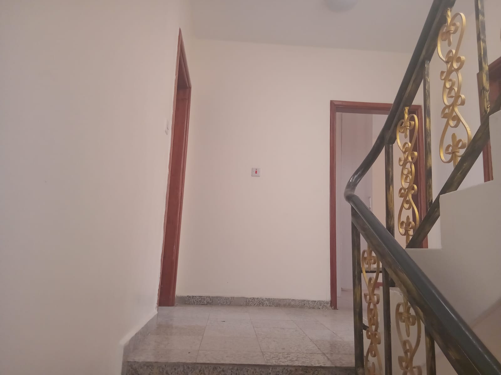 FOR SALE: FOUR-BEDROOM + DSQ SWAHILI-STYLE HOUSE – ATHI RIVER