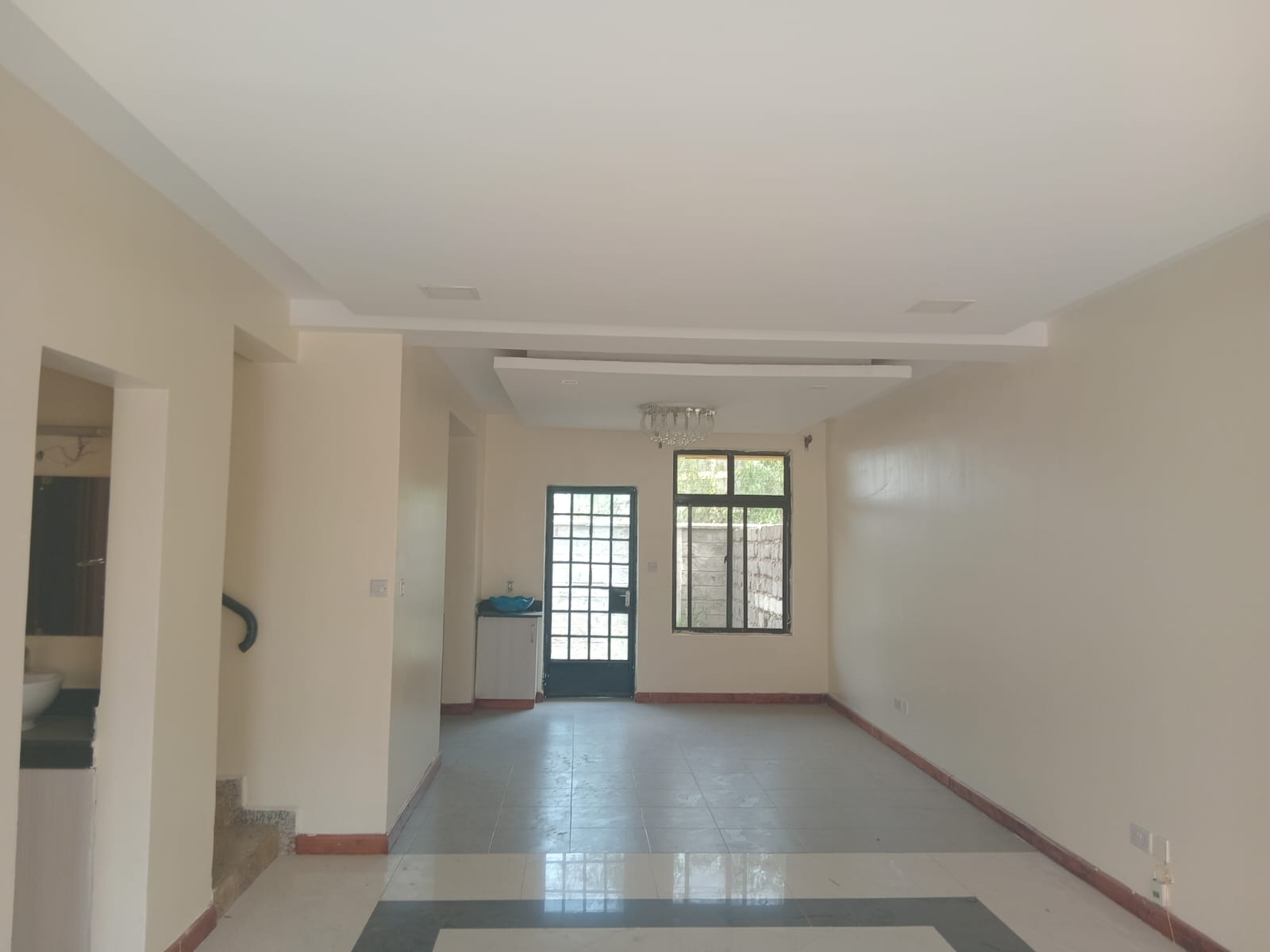 FOR SALE: FOUR-BEDROOM + DSQ SWAHILI-STYLE HOUSE – ATHI RIVER