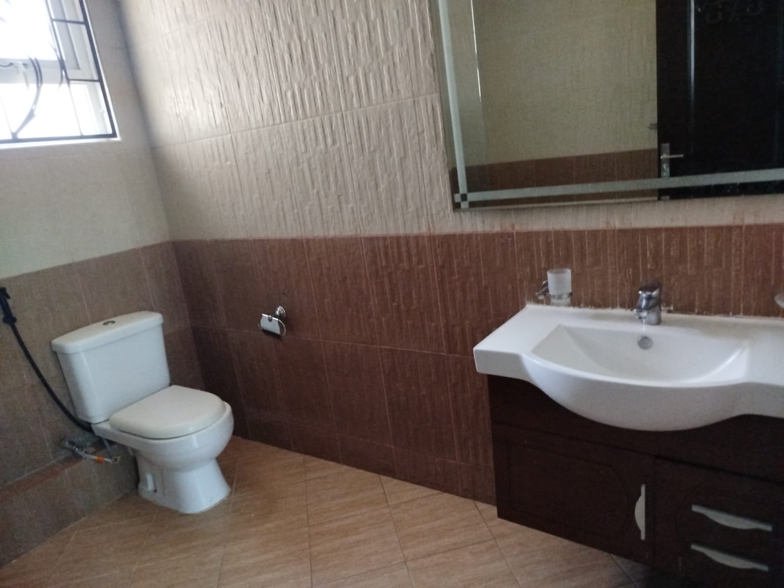 FOR RENT: FIVE-BEDROOM VILLA – LAVINGTON