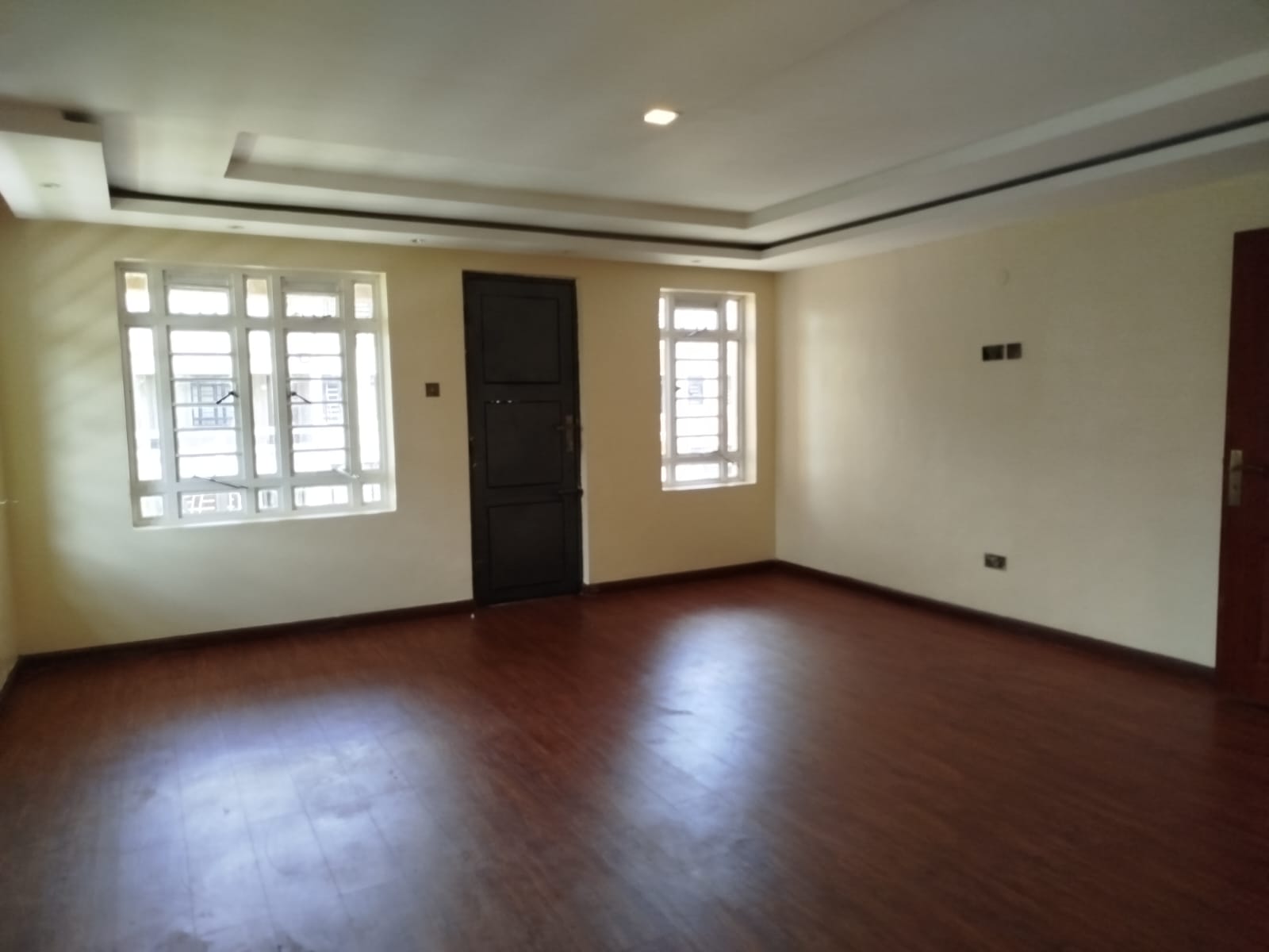 For Rent: Five-Bedroom House + DSQ – Garden Estate