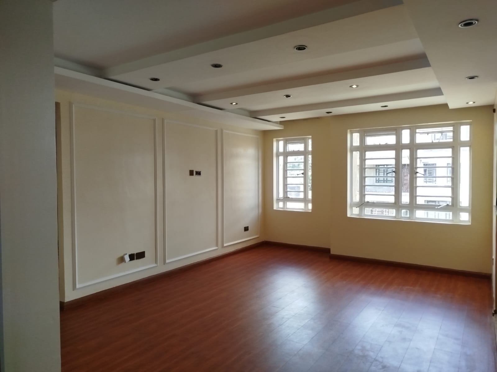 For Rent: Five-Bedroom House + DSQ – Garden Estate
