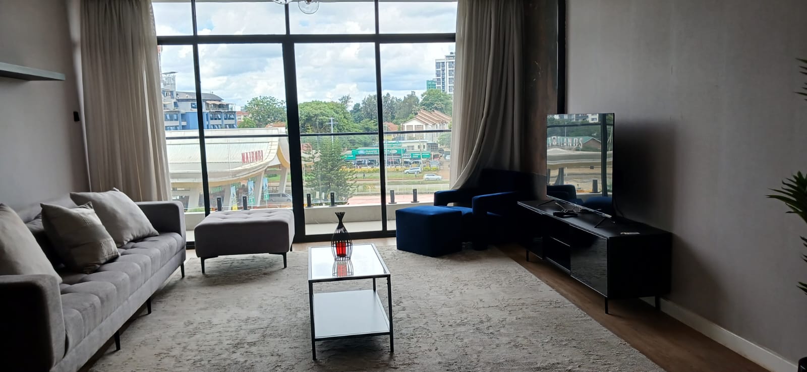 For Rent: Furnished 2-Bedroom Apartment with SQ – Brookside