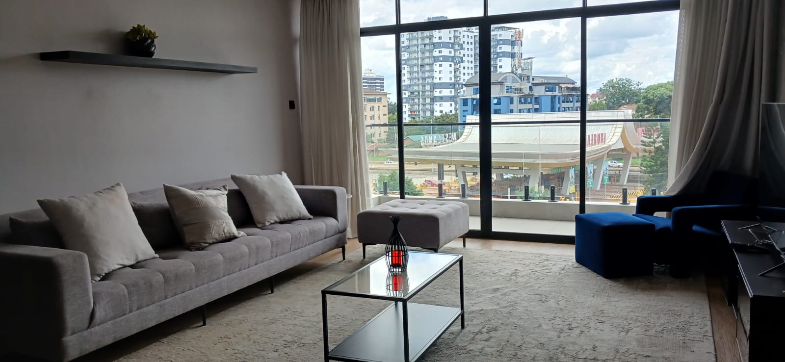 For Rent: Furnished 2-Bedroom Apartment with SQ – Brookside