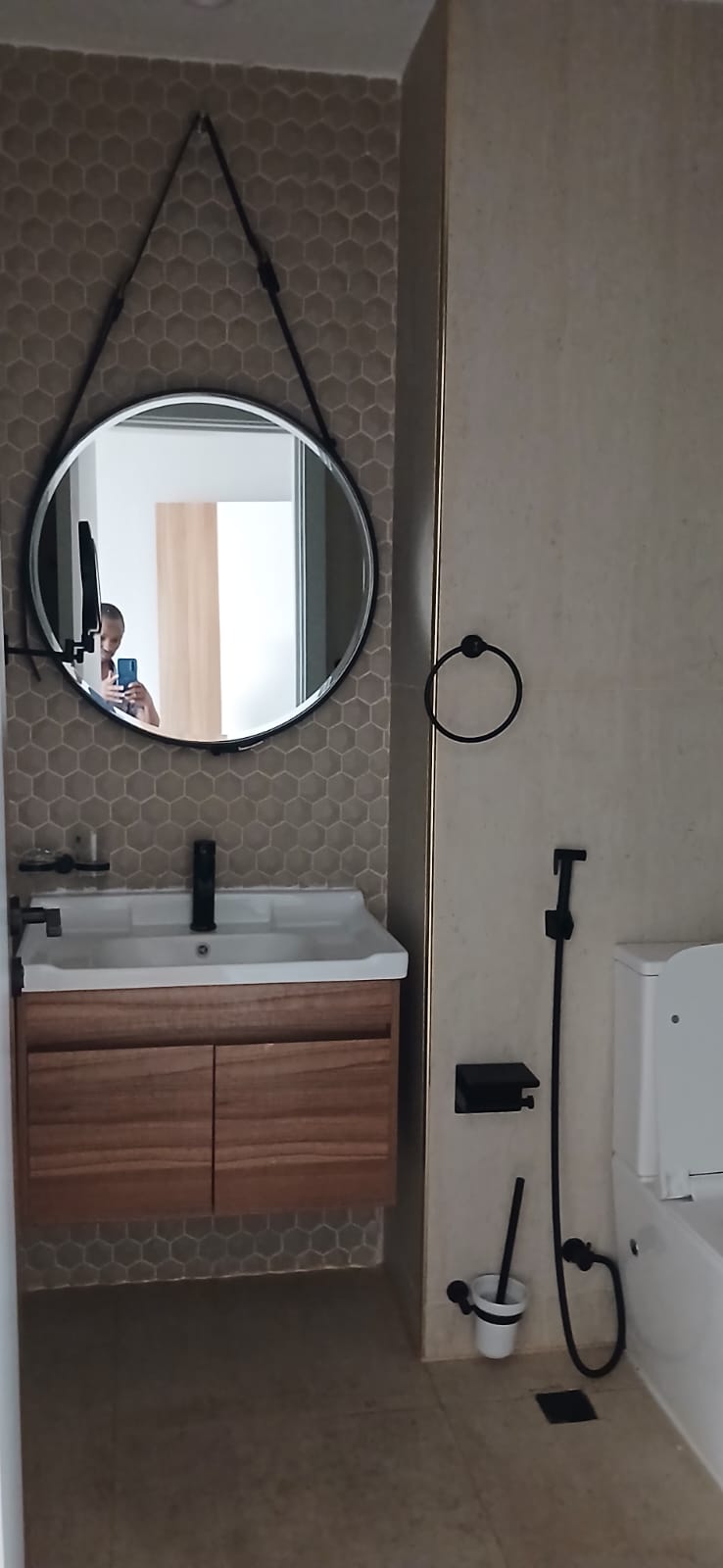 For Rent: Furnished 2-Bedroom Apartment with SQ – Brookside
