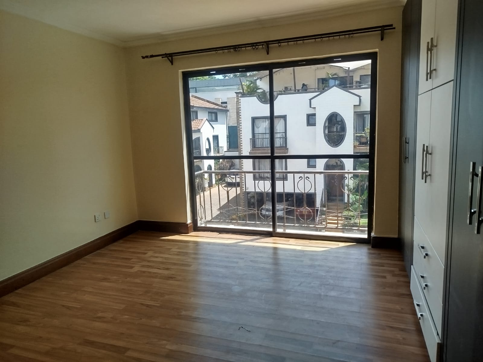 KYUNA – FIVE-BEDROOM HOUSE FOR RENT