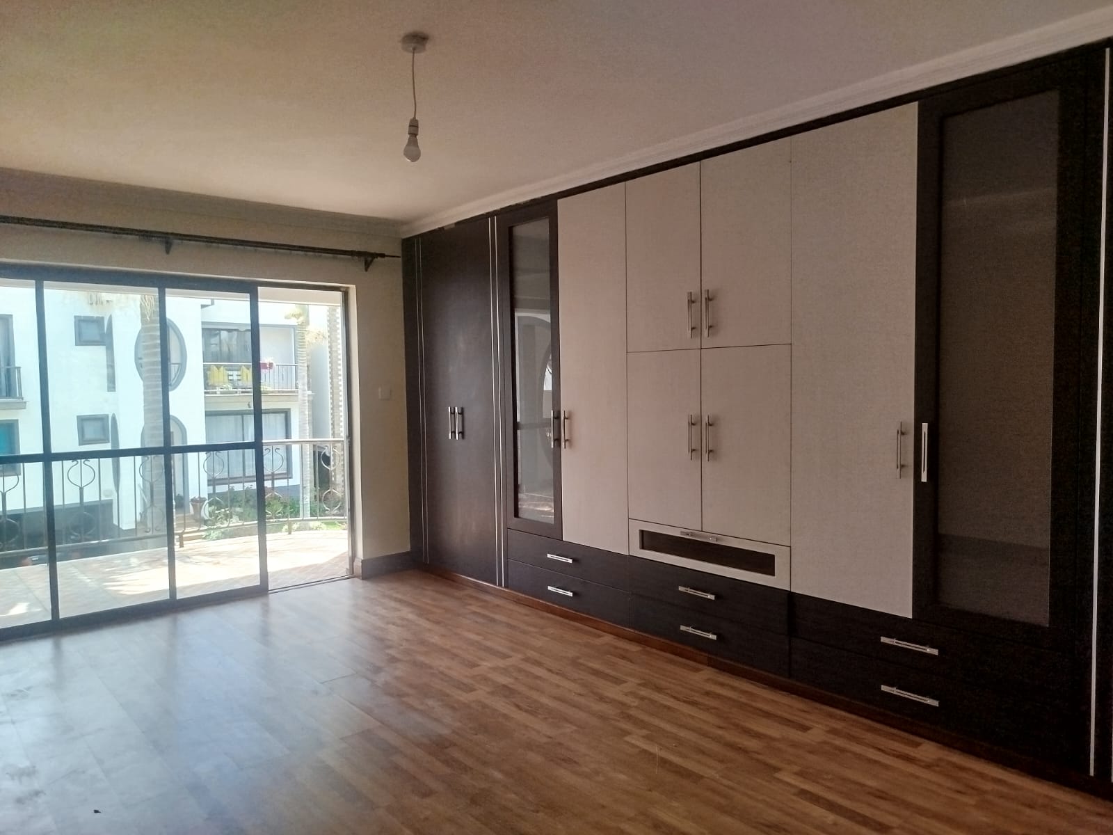 KYUNA – FIVE-BEDROOM HOUSE FOR RENT