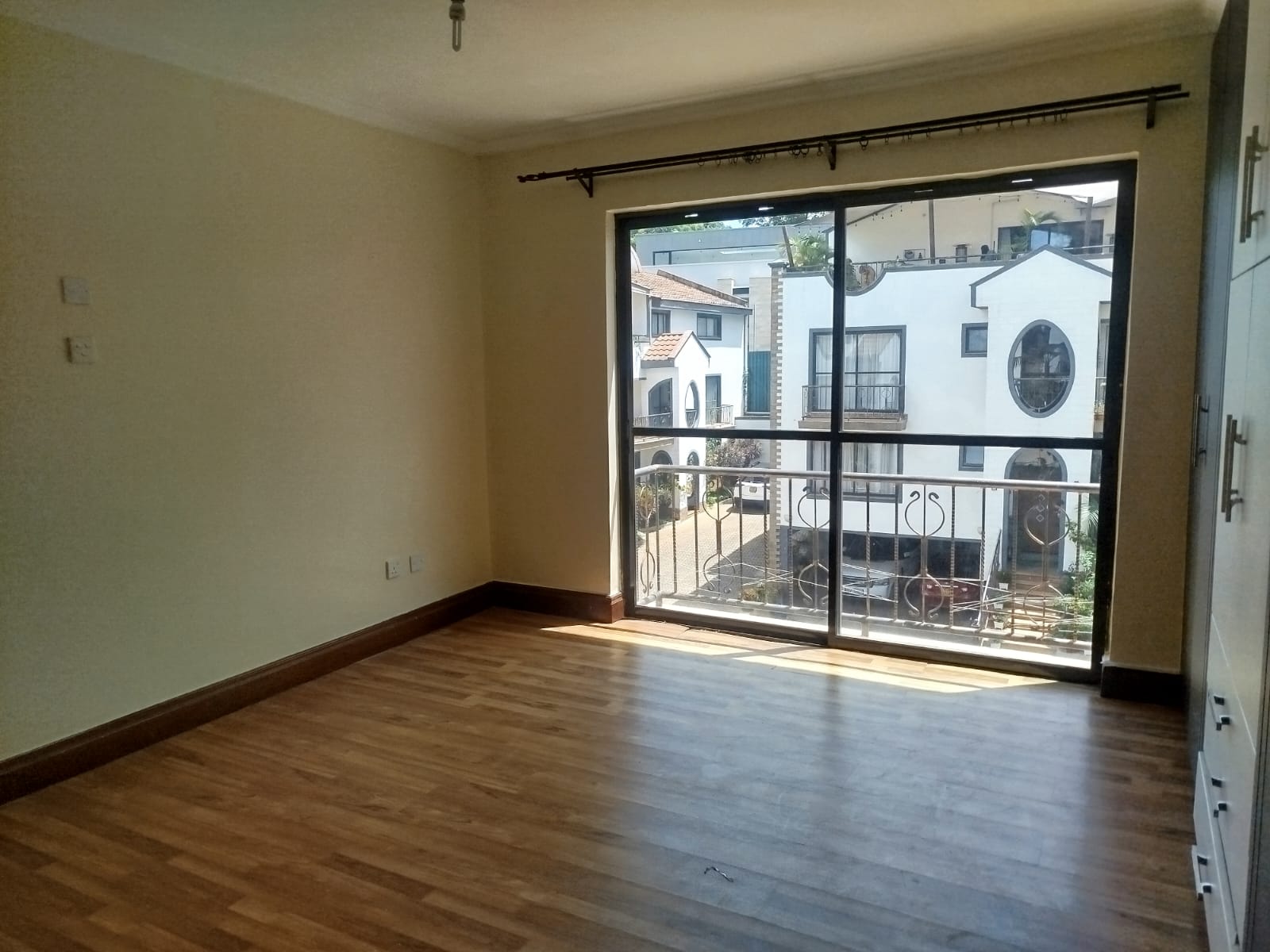 KYUNA – FIVE-BEDROOM HOUSE FOR RENT