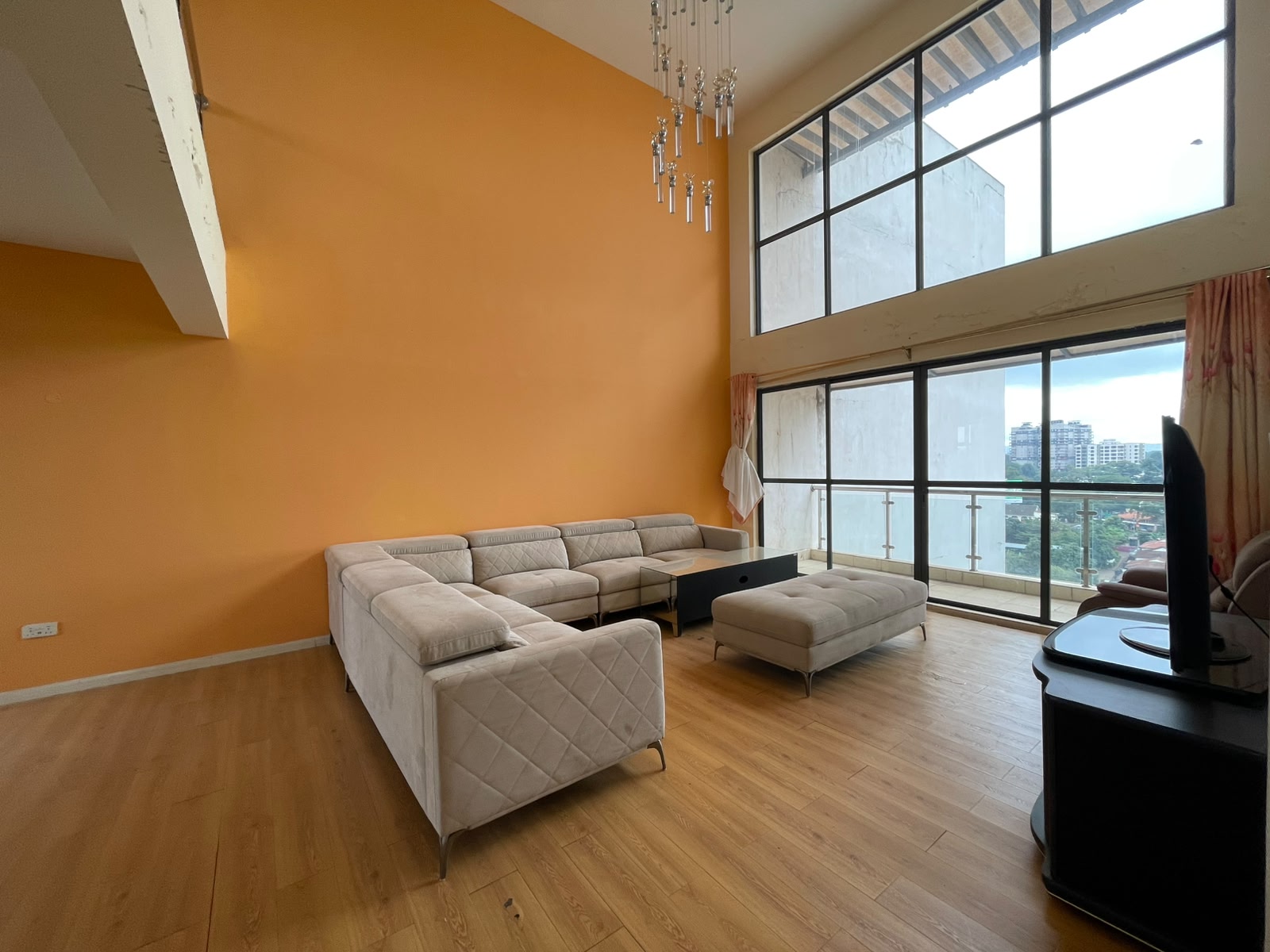 For Rent: 6-Bedroom Penthouse Duplex – Brookside |