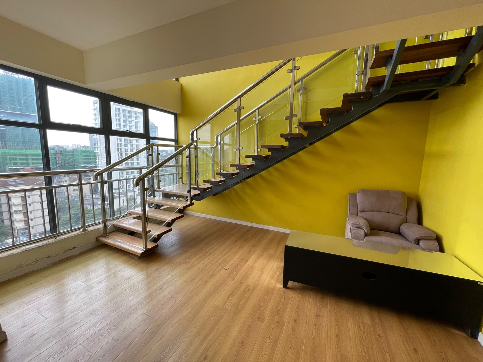 For Rent: 6-Bedroom Penthouse Duplex – Brookside |
