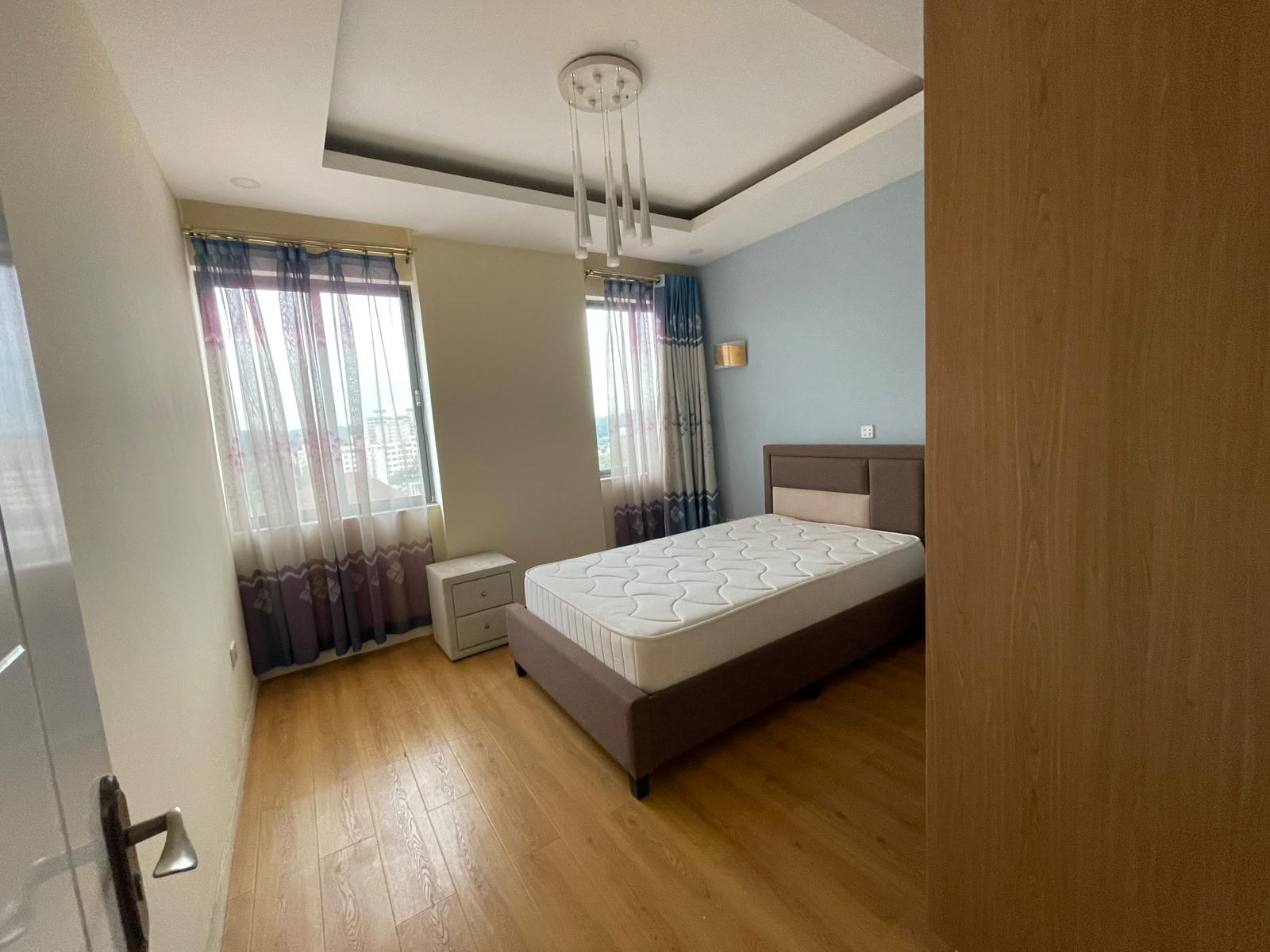 For Rent: 6-Bedroom Penthouse Duplex – Brookside |