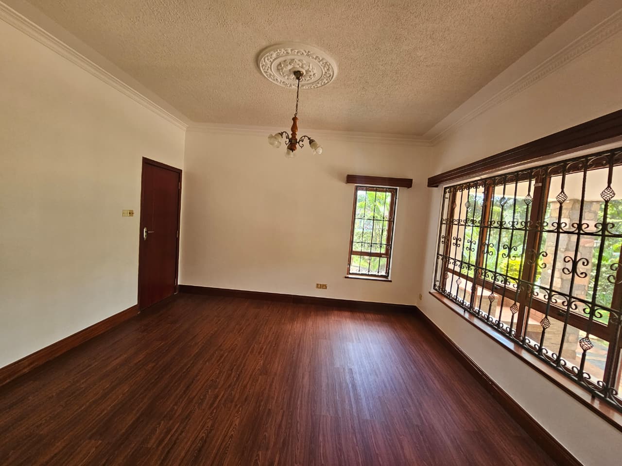FOR RENT: Five-Bedroom House – Runda