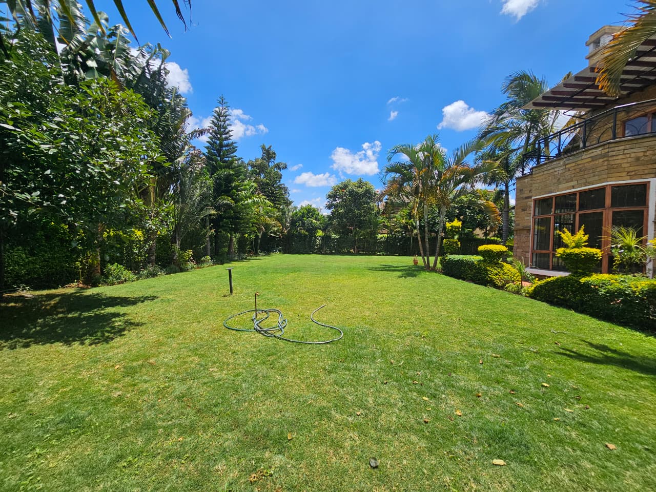 FOR RENT: Five-Bedroom House – Runda