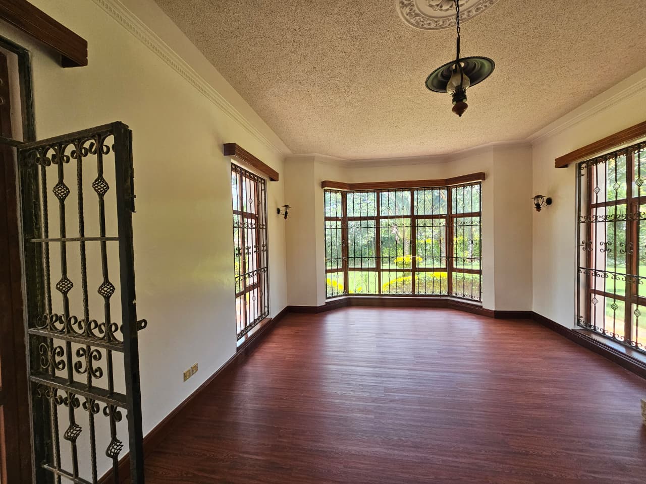 FOR RENT: Five-Bedroom House – Runda