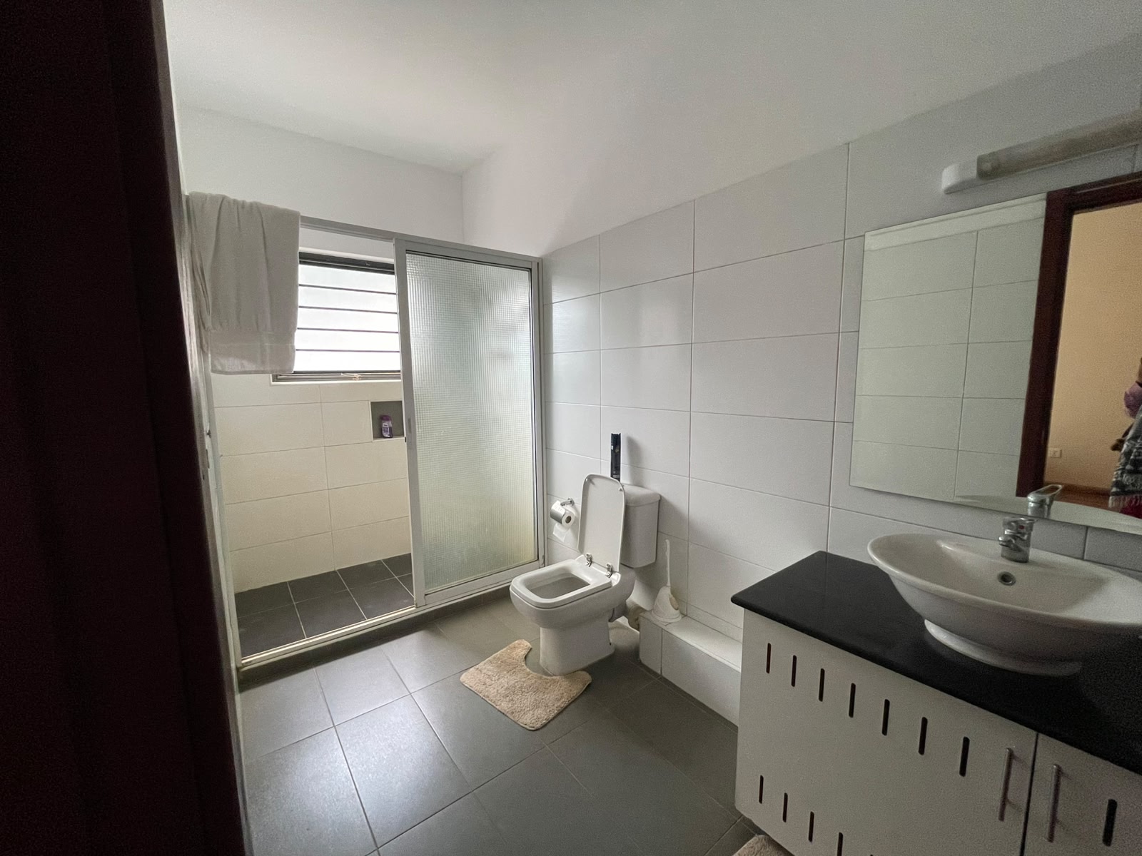 FOR RENT: 3-Bedroom Furnished Apartment – Westlands