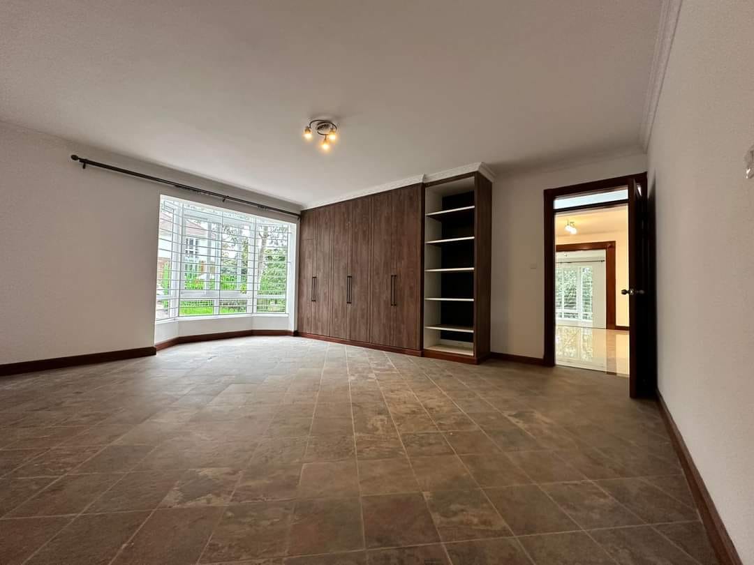FOR RENT: Five-Bedroom House – Rosslyn (Gated Community