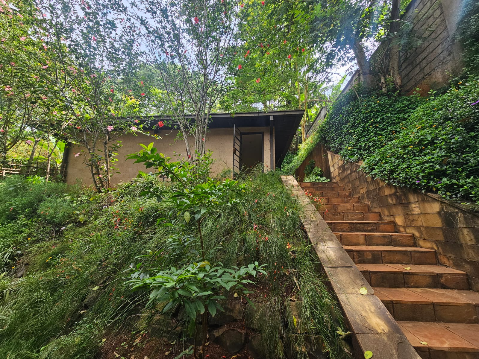 FOR SALE – GIGIRI FIVE-BEDROOM HOUSE