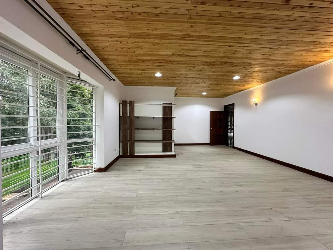 FOR RENT: Five-Bedroom House – Rosslyn (Gated Community