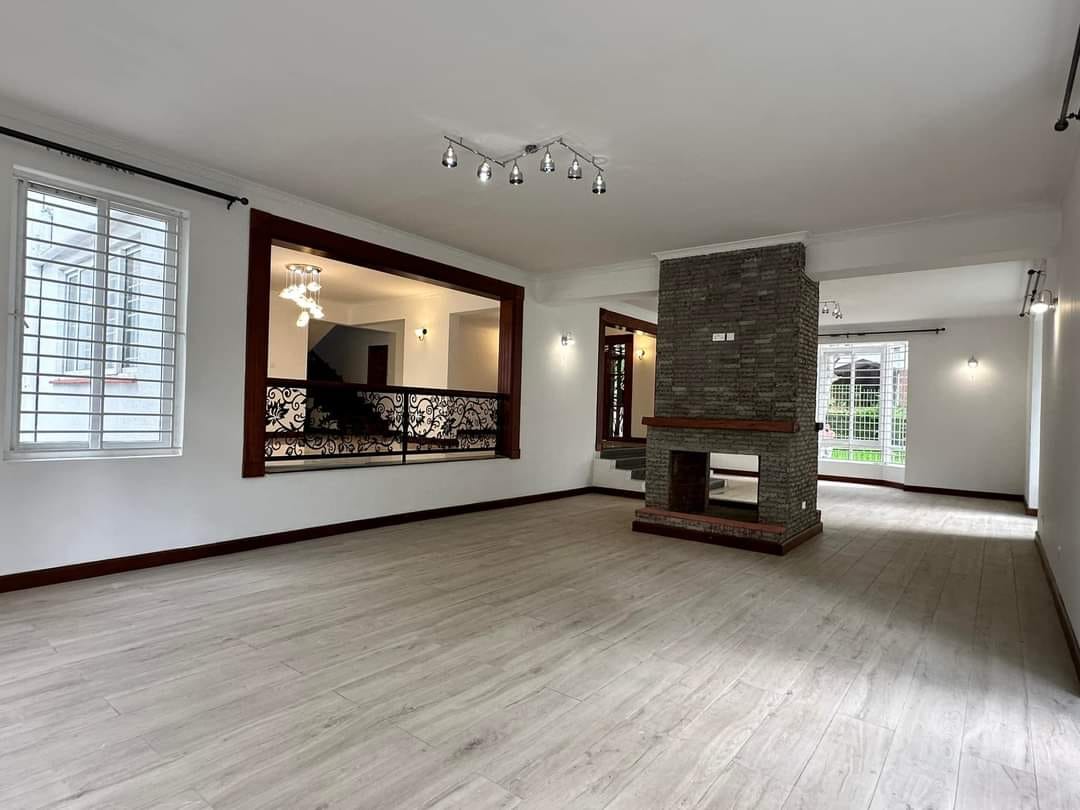 FOR RENT: Five-Bedroom House – Rosslyn (Gated Community