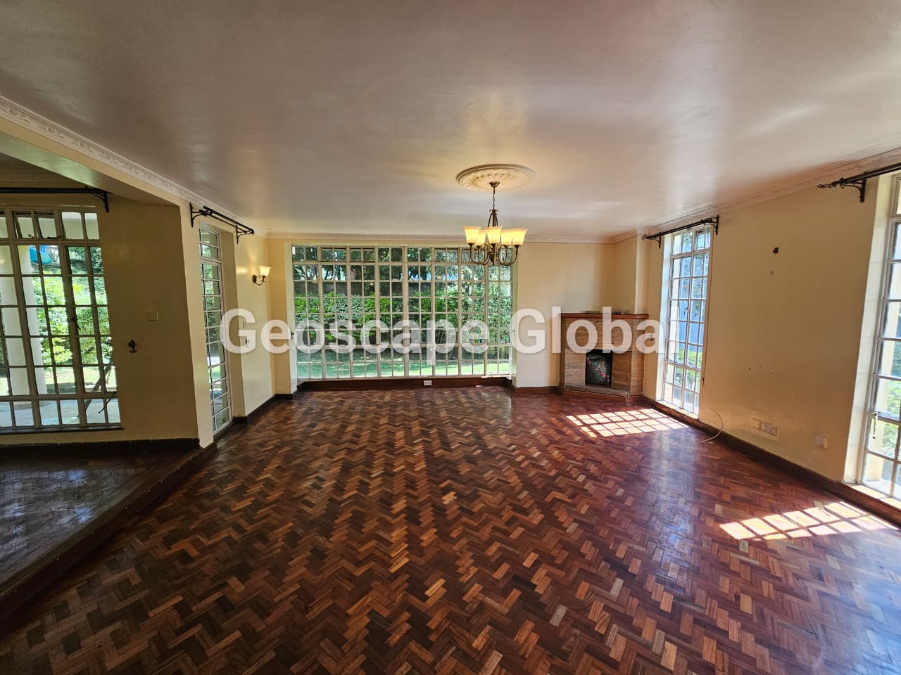 FOR RENT: 5-Bedroom House – Rosslyn