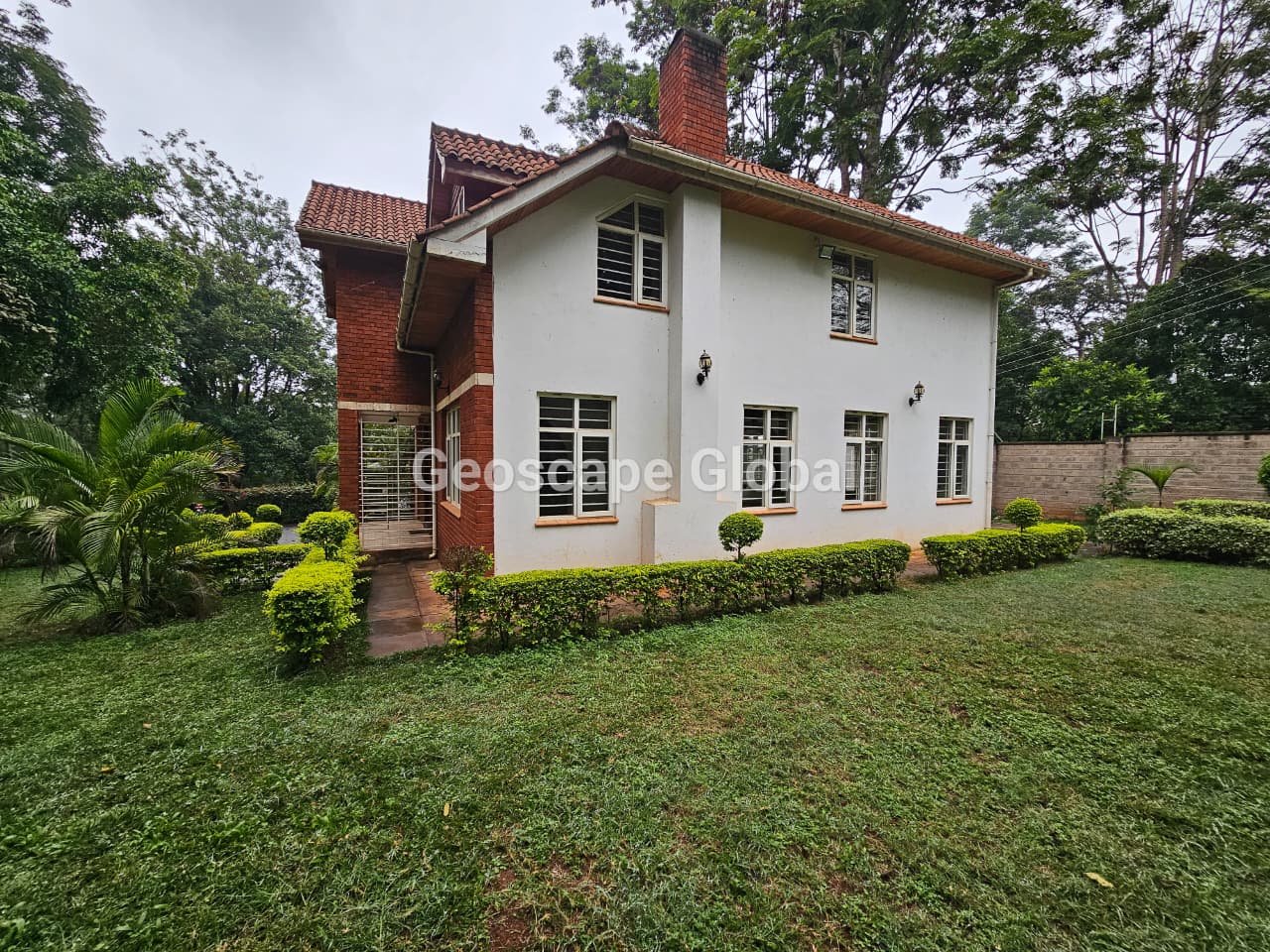 FOR RENT: 5-Bedroom House – Rosslyn