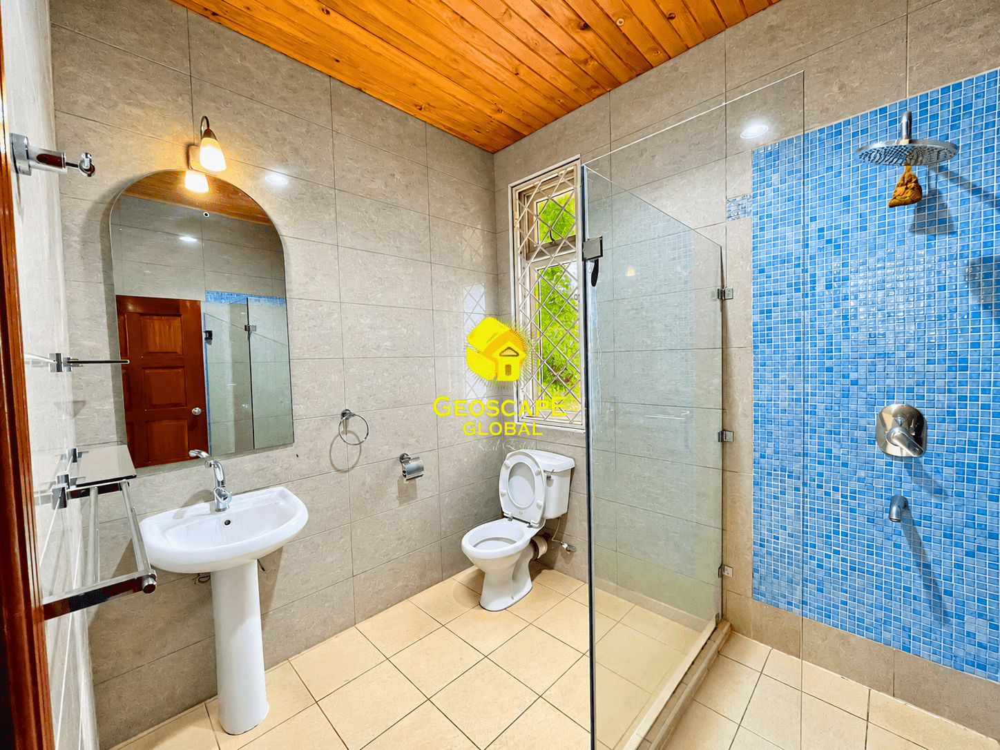 FOR RENT: FIVE-BEDROOM HOUSE – ROSSLYN