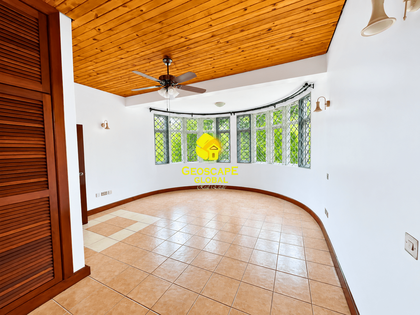 FOR RENT: FIVE-BEDROOM HOUSE – ROSSLYN