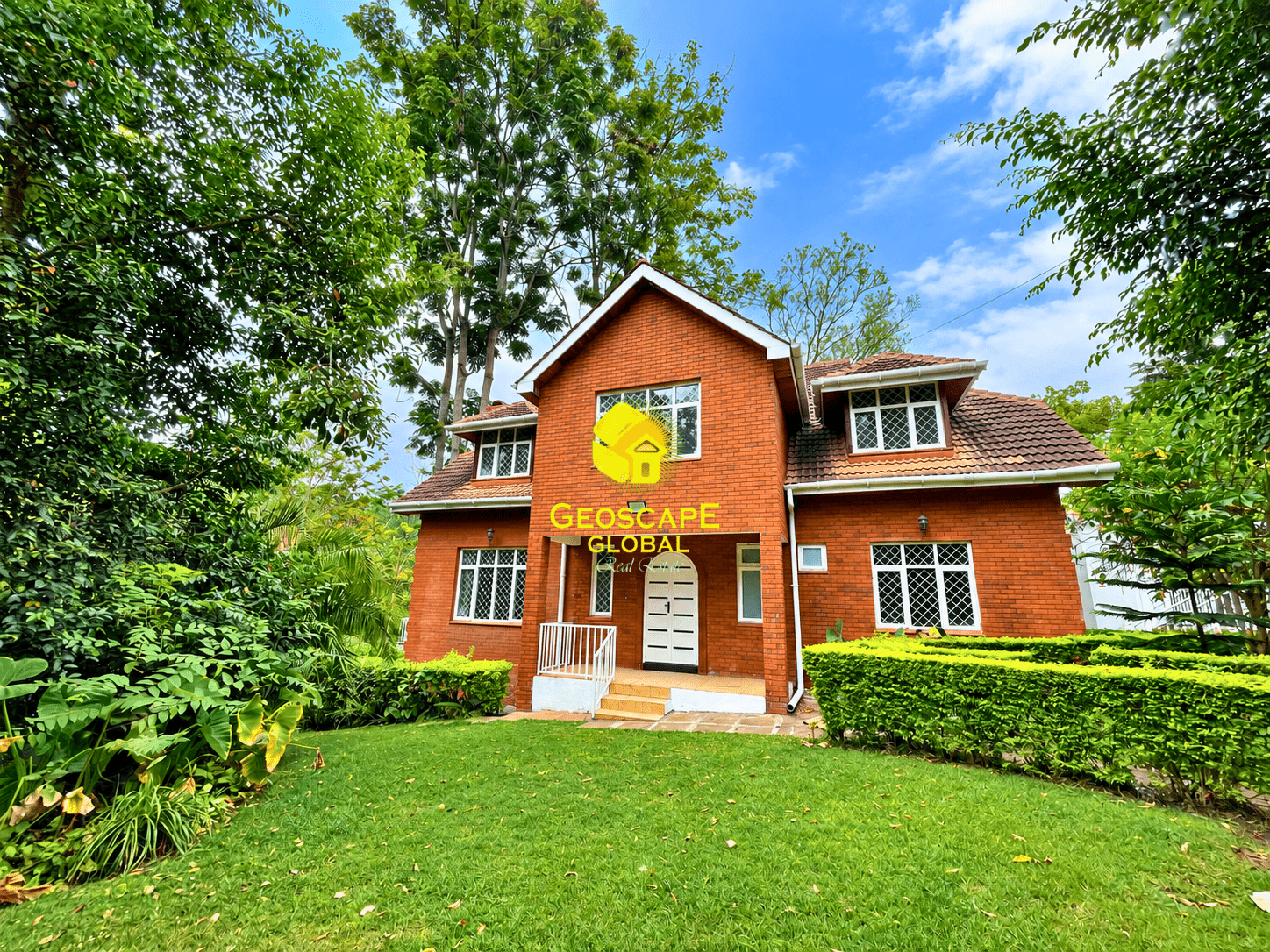 FOR RENT: FIVE-BEDROOM HOUSE – ROSSLYN