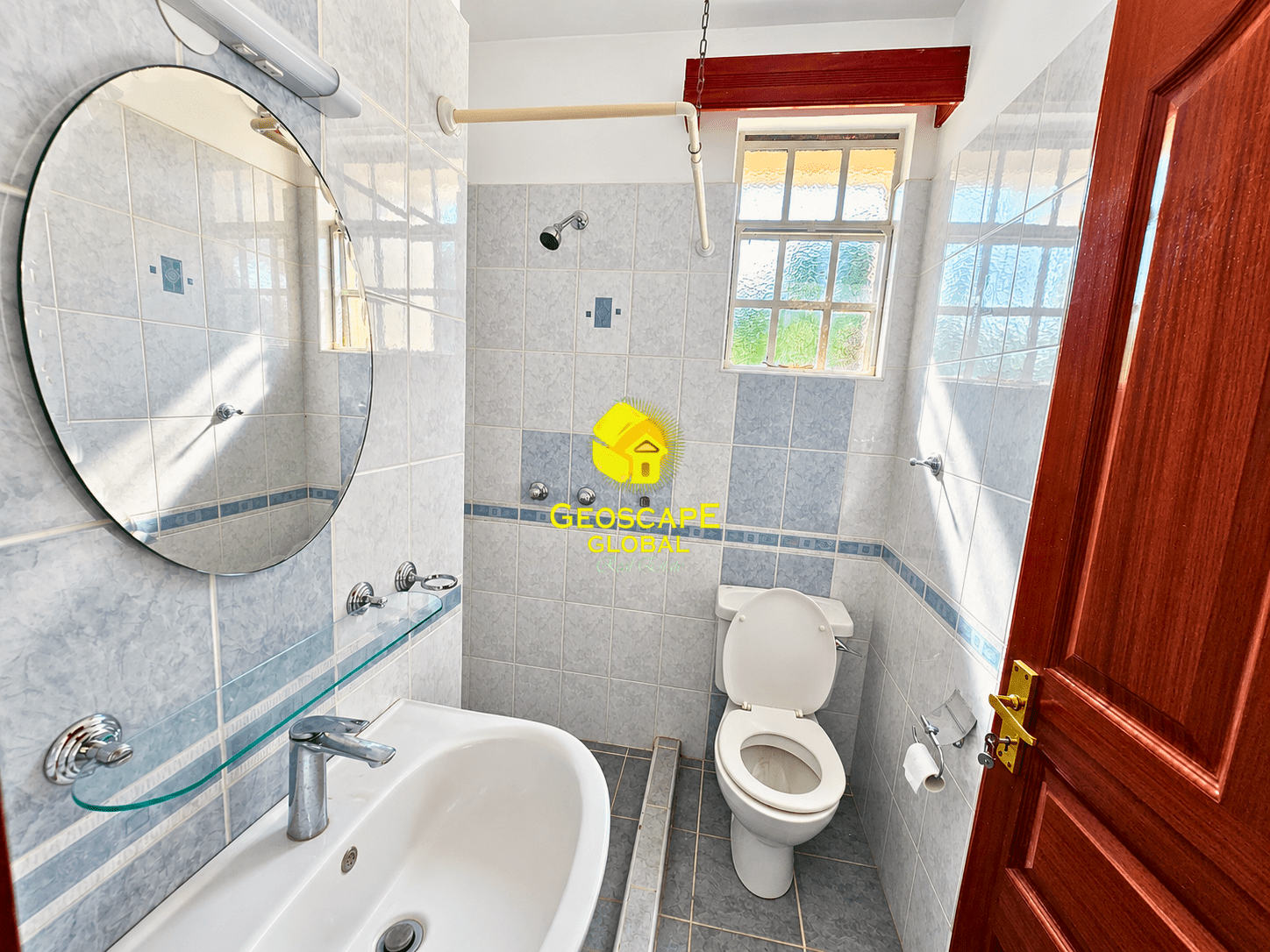 4-BEDROOM TOWNHOUSE FOR SALE – ROSSLYN