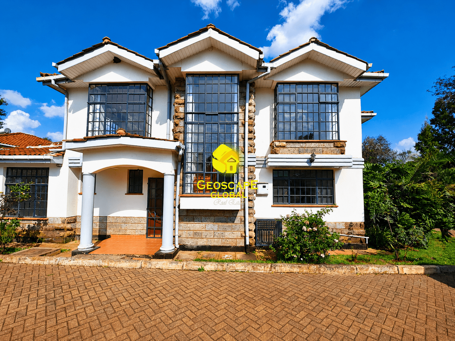 4-BEDROOM TOWNHOUSE FOR SALE – ROSSLYN