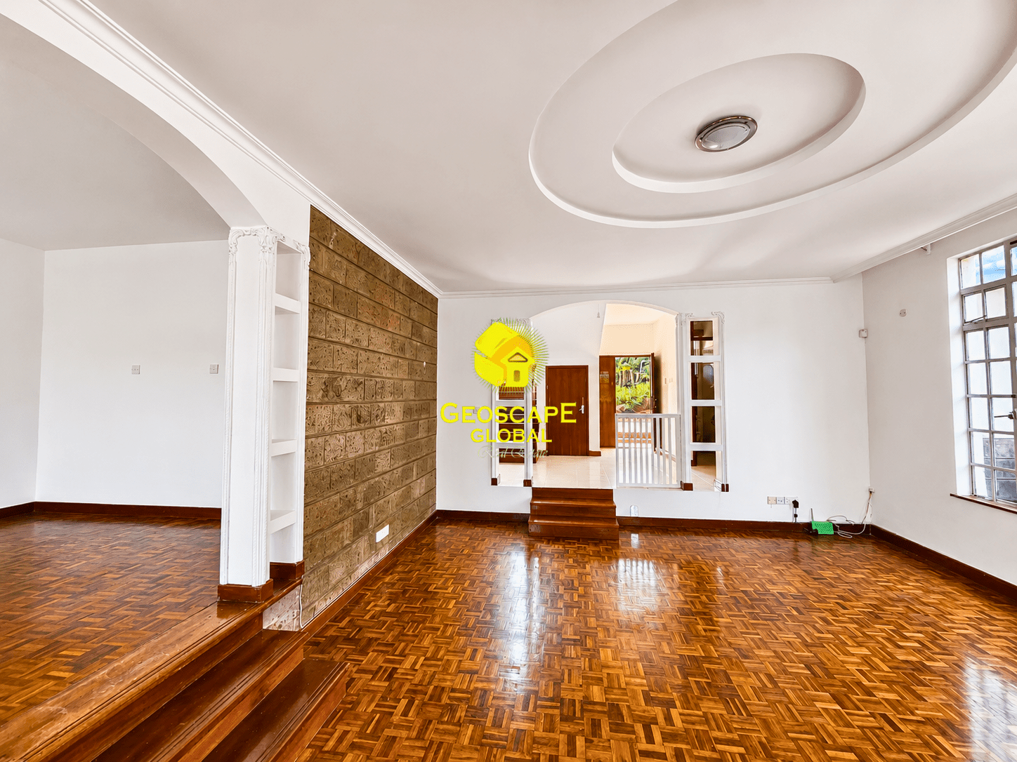 4-BEDROOM TOWNHOUSE FOR SALE – ROSSLYN