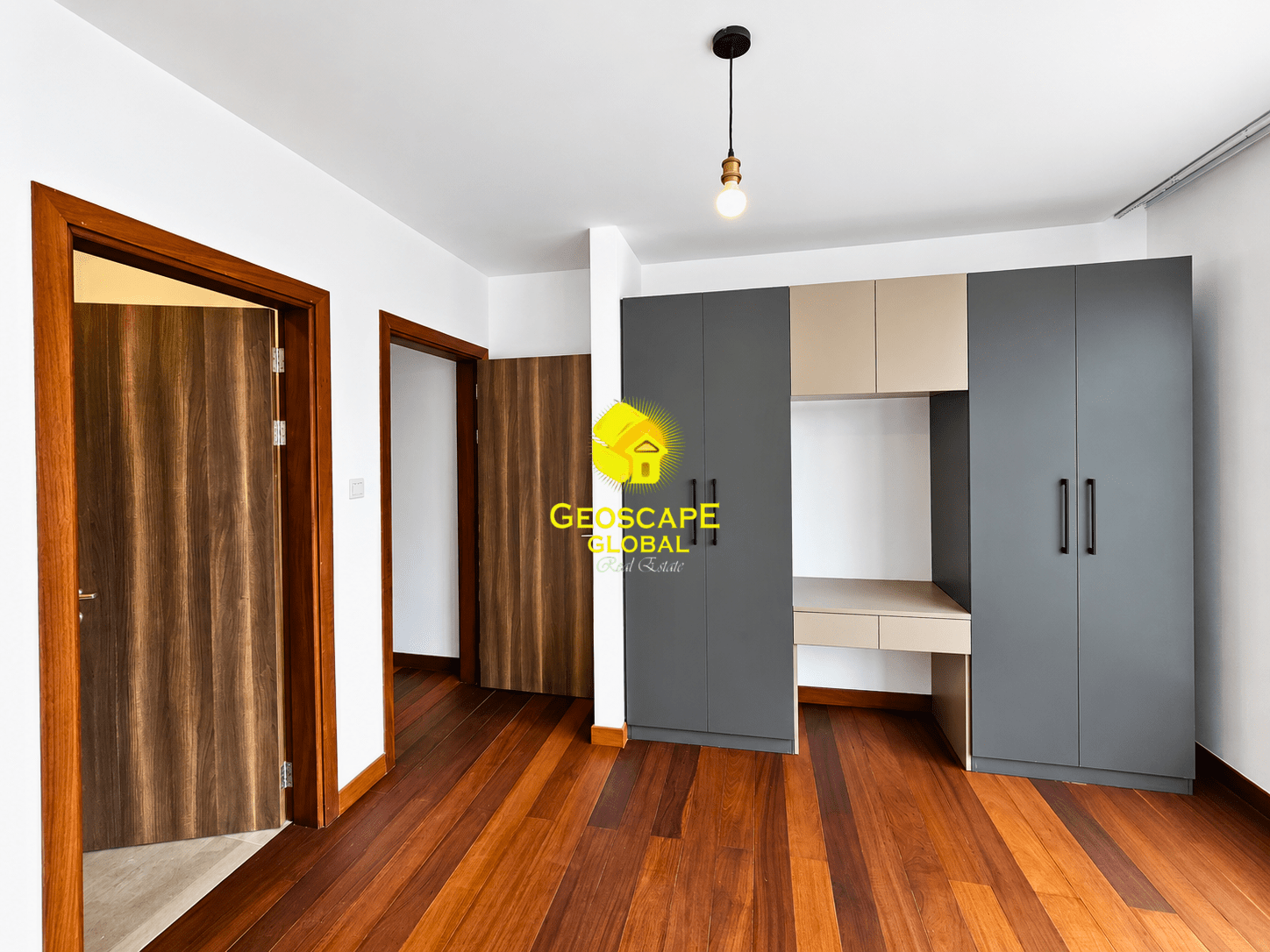 ROSSlyn – Elegant Four-Bedroom Townhouse for Rent