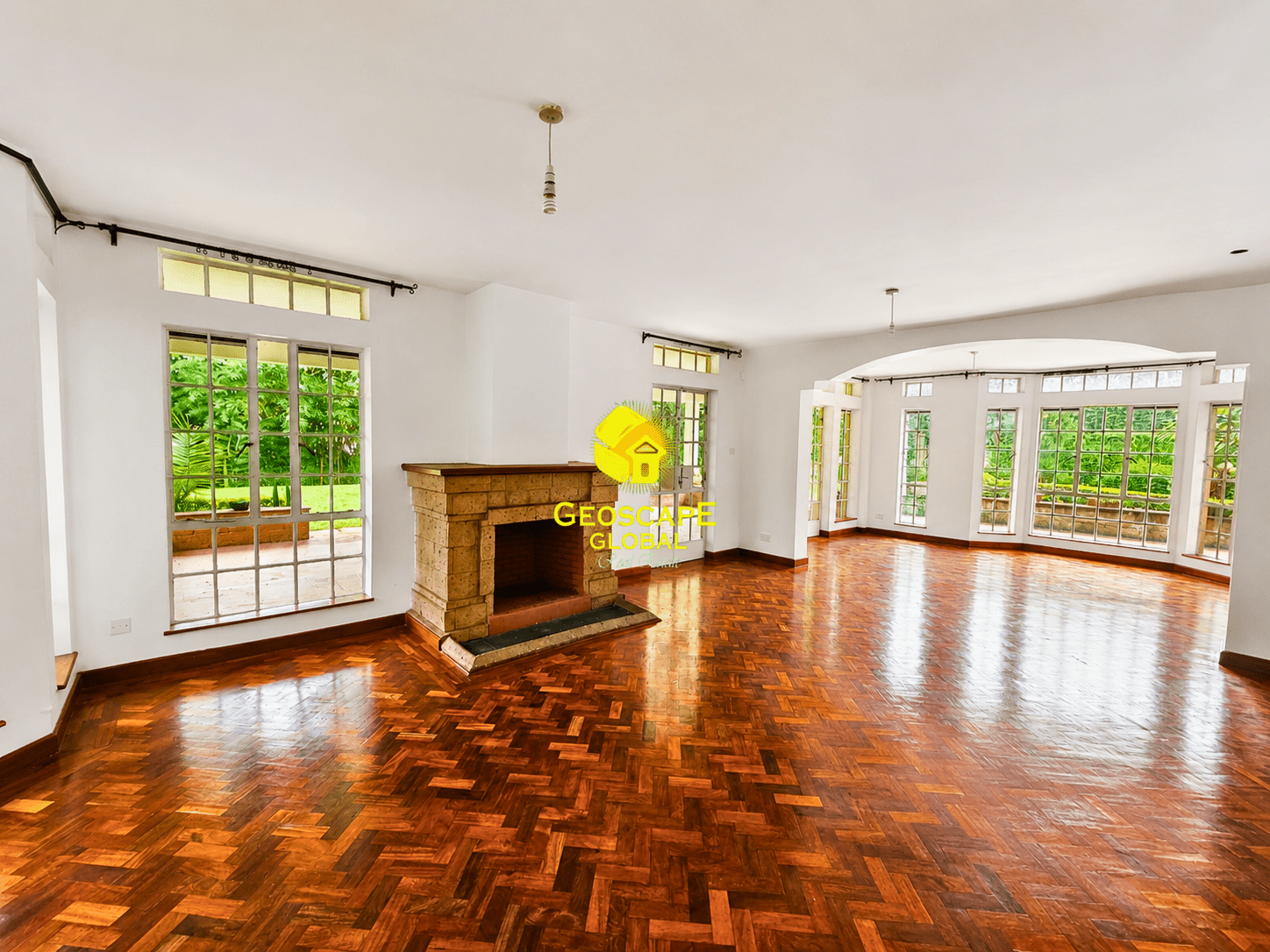 Rosslyn – Five-Bedroom House for Rent