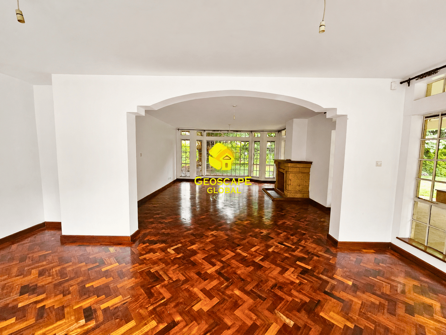 Rosslyn – Five-Bedroom House for Rent