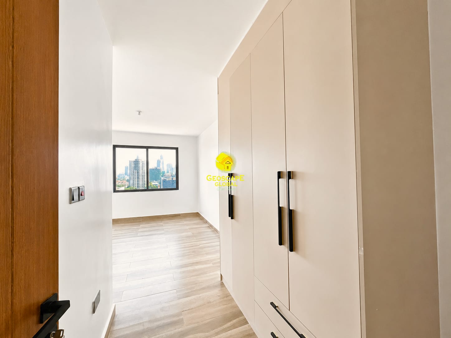 🏡 FOR RENT: Six-Bedroom Unfurnished Apartments – Parklands
