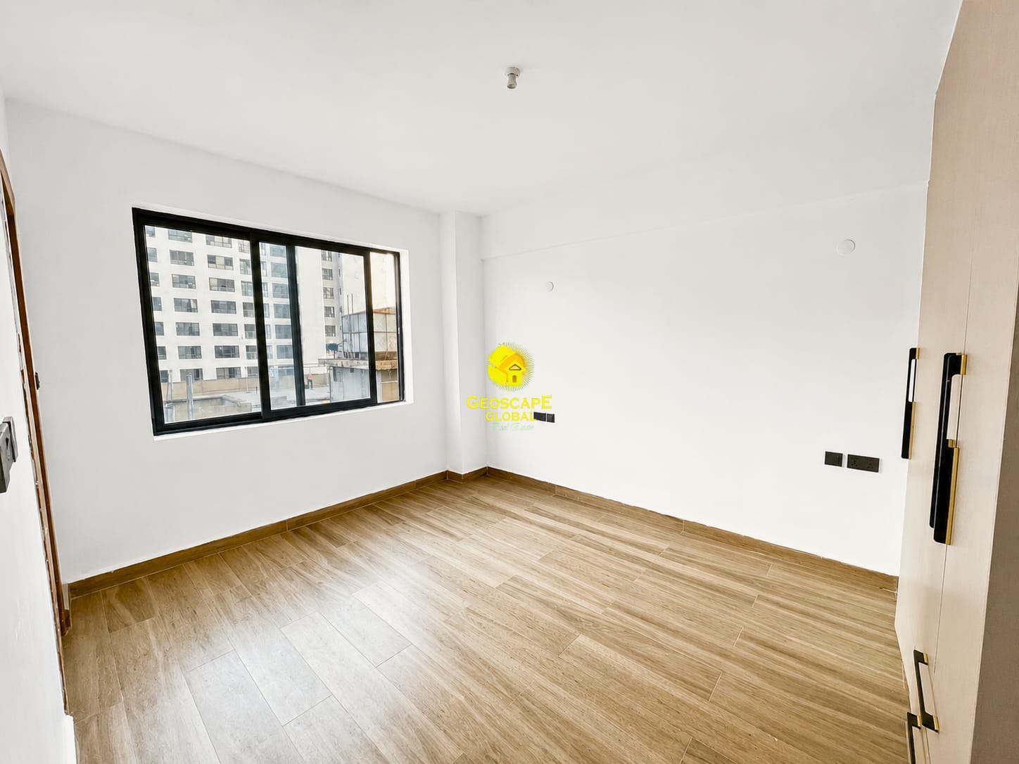 🏡 FOR RENT: Six-Bedroom Unfurnished Apartments – Parklands